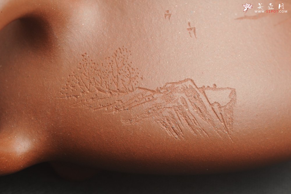 紫砂壶图片：特好底曹青全手工扁瓢  装饰山水 特文气 - 全手工紫砂壶网