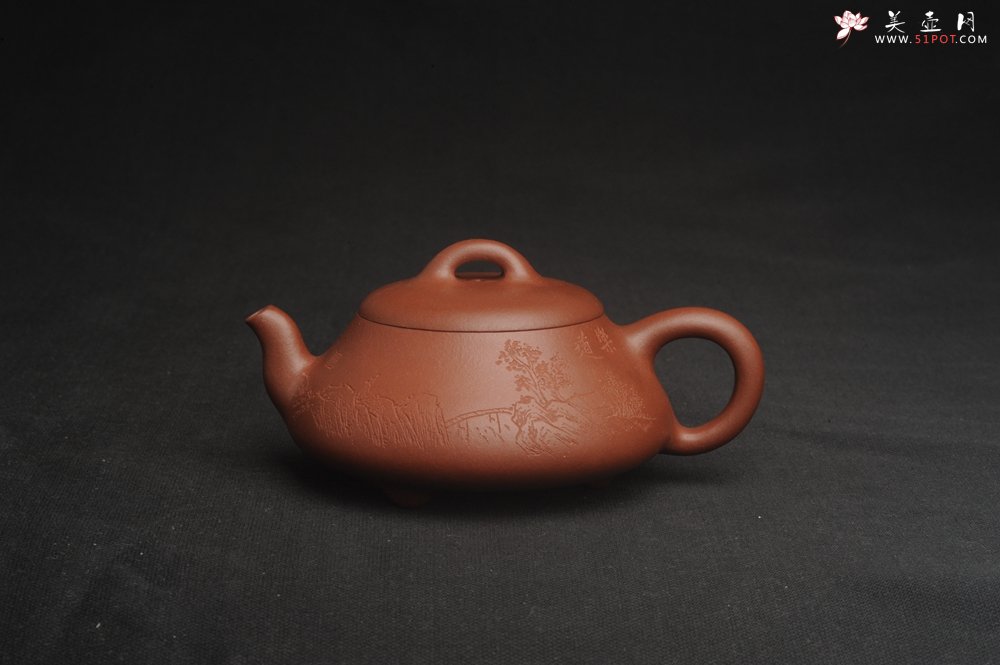 紫砂壶图片：特好底曹青全手工扁瓢  装饰山水 特文气 - 全手工紫砂壶网