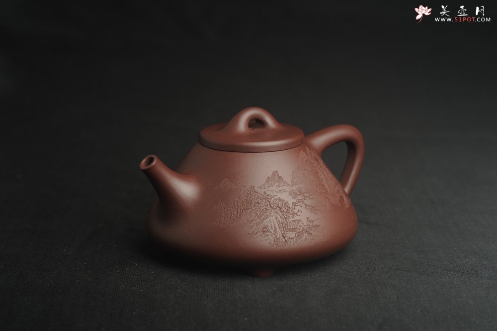 紫砂壶图片：油润底曹青 全手工特好子冶石瓢 强强联合工艺师刘彦飞装饰山水图 特文气 - 全手工紫砂壶网