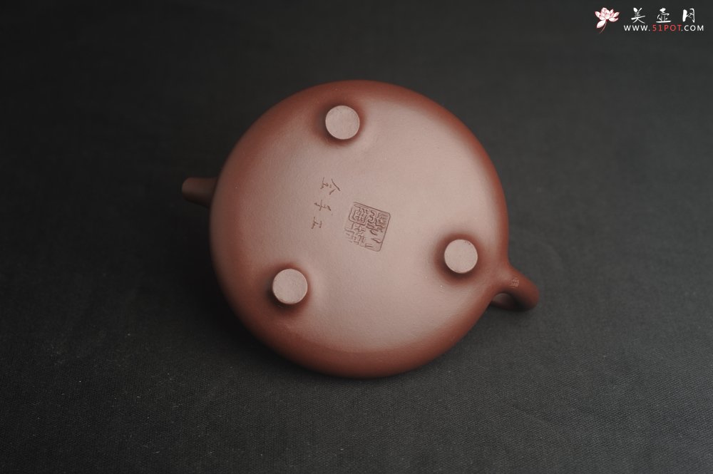 紫砂壶图片：油润底曹青 全手工特好子冶石瓢 强强联合工艺师刘彦飞装饰山水图 特文气 - 全手工紫砂壶网