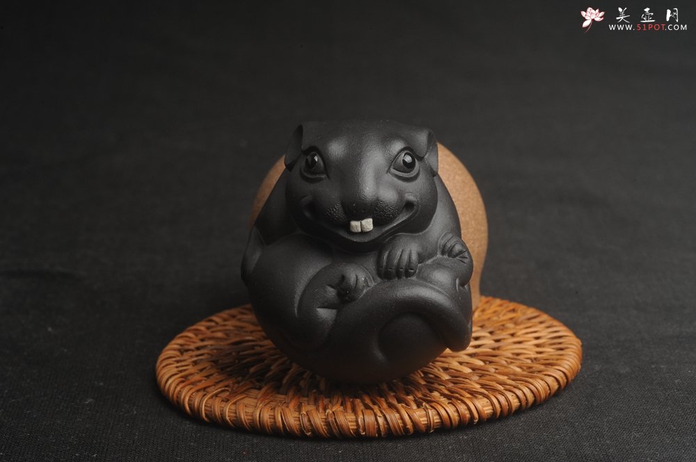 紫砂壶图片：美宠特惠 精致黑料  数（鼠）你最美 紫砂茶宠摆件  高6cm - 全手工紫砂壶网