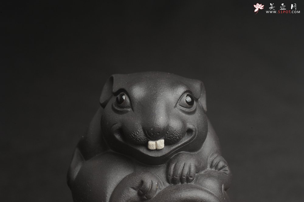 紫砂壶图片：美宠特惠 精致黑料  数（鼠）你最美 紫砂茶宠摆件  高6cm - 全手工紫砂壶网