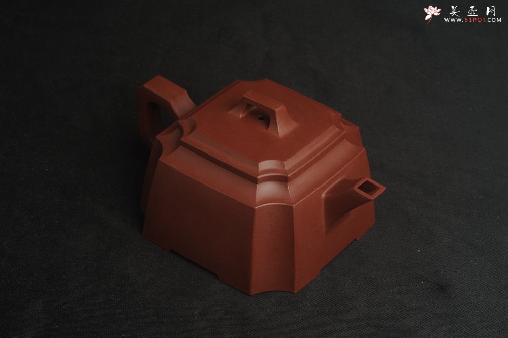 紫砂壶图片：,美壶特惠 全手工优质紫红泥精致抽角八方 特文气 - 全手工紫砂壶网