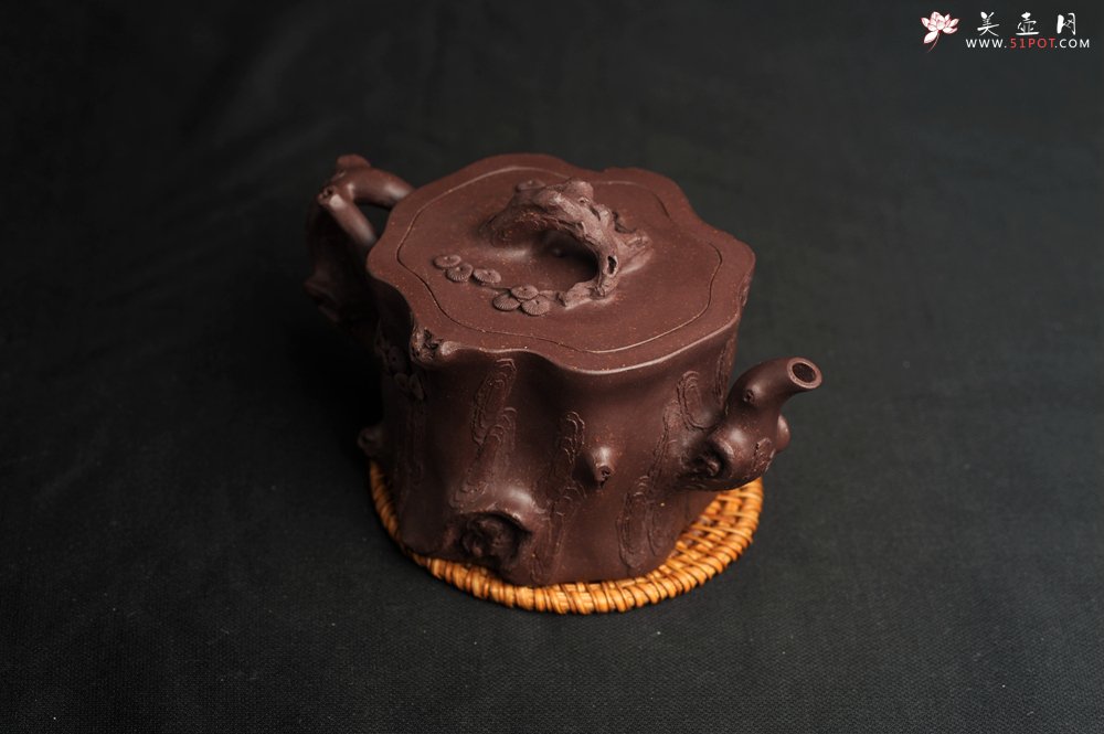 紫砂壶图片：潜力股唐老师 全手工精致老紫泥松桩壶 肌理丰富生动 期待与您结缘 - 全手工紫砂壶网