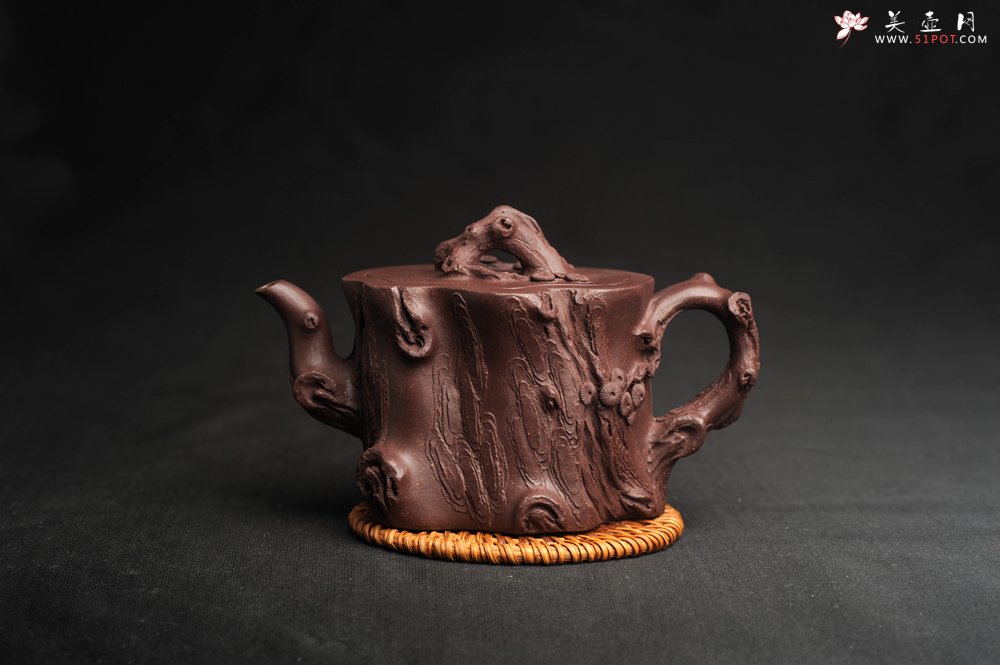 紫砂壶图片：潜力股唐老师 全手工精致老紫泥松桩壶 肌理丰富生动 期待与您结缘 - 全手工紫砂壶网