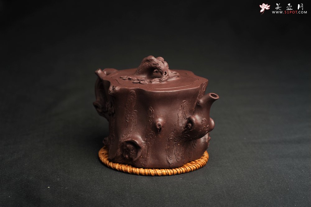 紫砂壶图片：潜力股唐老师 全手工精致老紫泥松桩壶 肌理丰富生动 期待与您结缘 - 全手工紫砂壶网