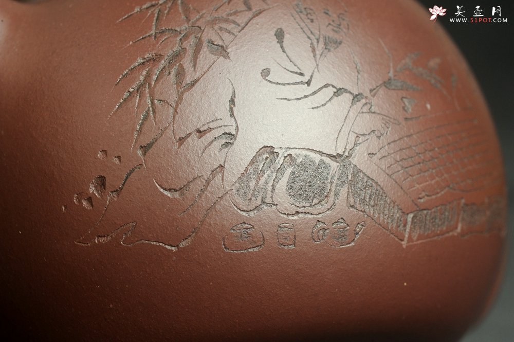 紫砂壶图片：特油润底曹青 全手工一捺底景舟茄段 装饰人物特文气 期待与亲结缘 - 全手工紫砂壶网