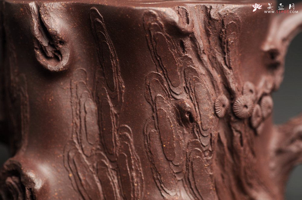 紫砂壶图片：潜力股唐老师 全手工精致老紫泥松桩壶 肌理丰富生动 期待与您结缘 - 全手工紫砂壶网