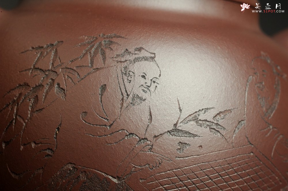 紫砂壶图片：特油润底曹青 全手工一捺底景舟茄段 装饰人物特文气 期待与亲结缘 - 全手工紫砂壶网