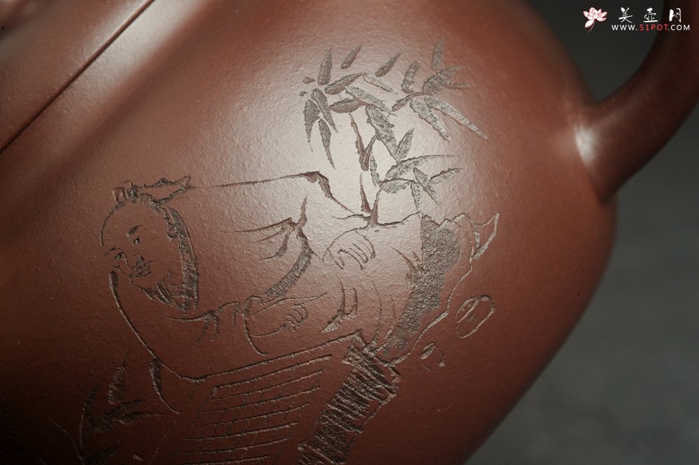 紫砂壶图片：特油润底曹青 全手工一捺底景舟茄段 装饰人物特文气 期待与亲结缘 - 全手工紫砂壶网