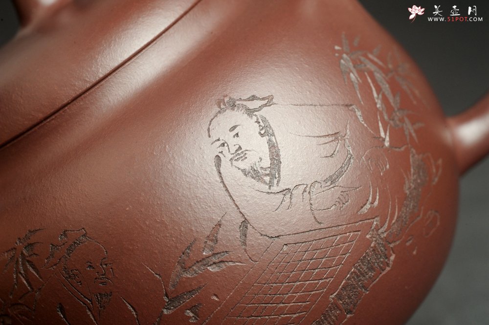 紫砂壶图片：特油润底曹青 全手工一捺底景舟茄段 装饰人物特文气 期待与亲结缘 - 全手工紫砂壶网