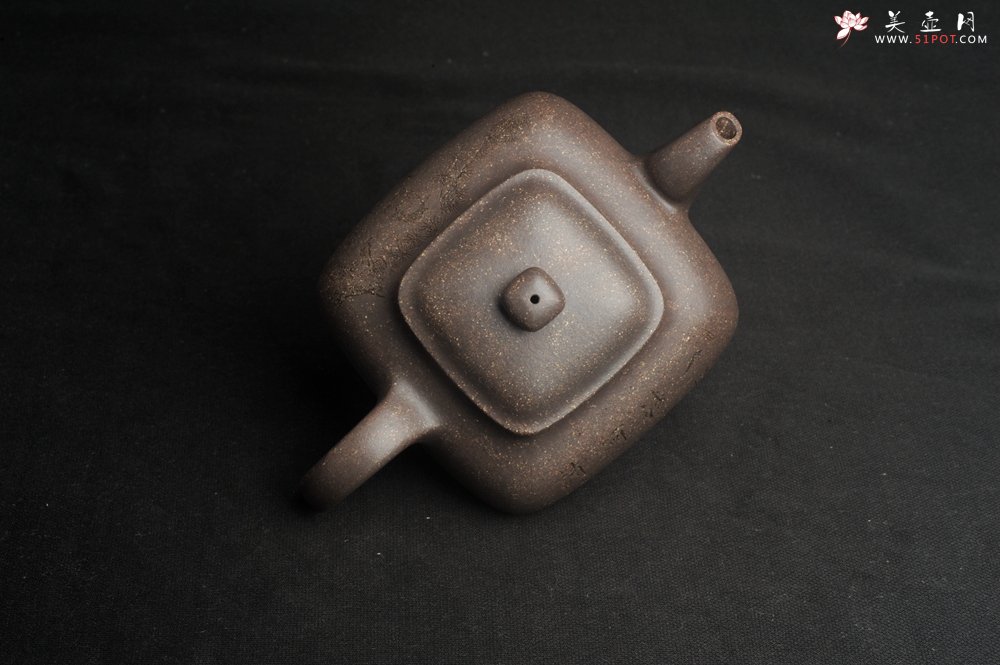 紫砂壶图片：实力派张海艳全手工特好老青灰段泥传炉壶 装饰人物 一杯清茗可沁诗脾  特文气 - 全手工紫砂壶网