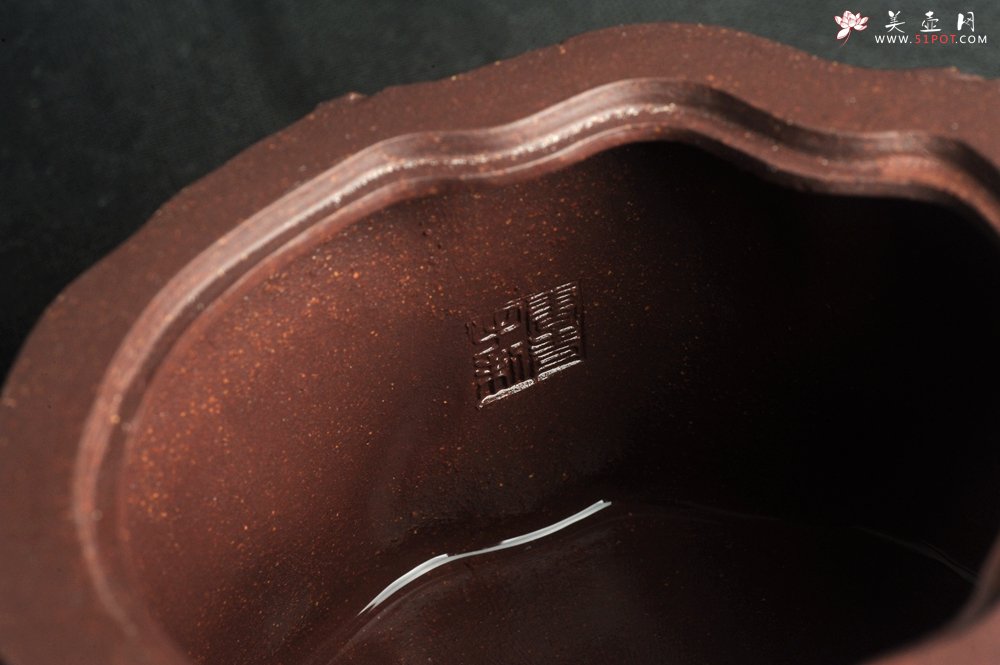 紫砂壶图片：潜力股唐老师 全手工精致紫泥桩壶 肌理丰富生动 期待与您结缘 - 全手工紫砂壶网