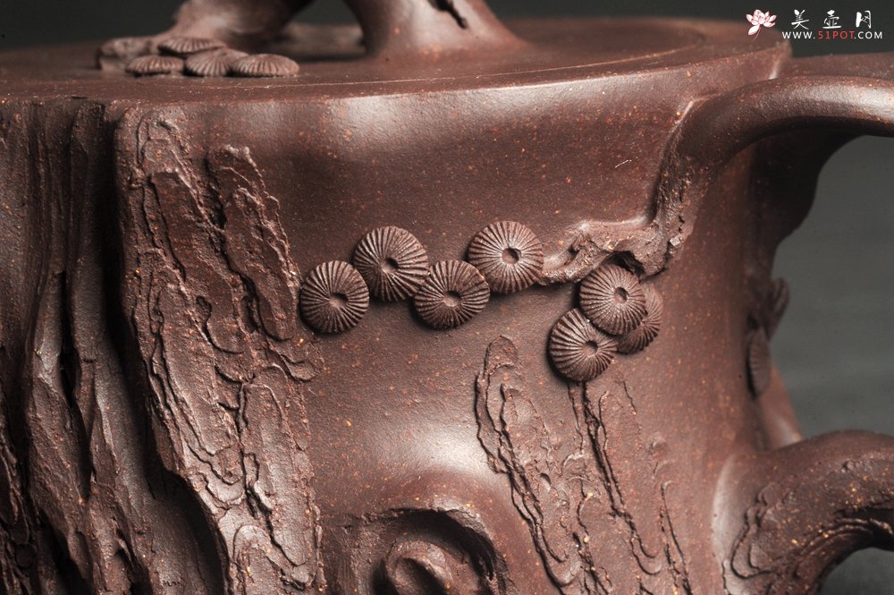 紫砂壶图片：潜力股唐老师 全手工精致紫泥桩壶 肌理丰富生动 期待与您结缘 - 全手工紫砂壶网