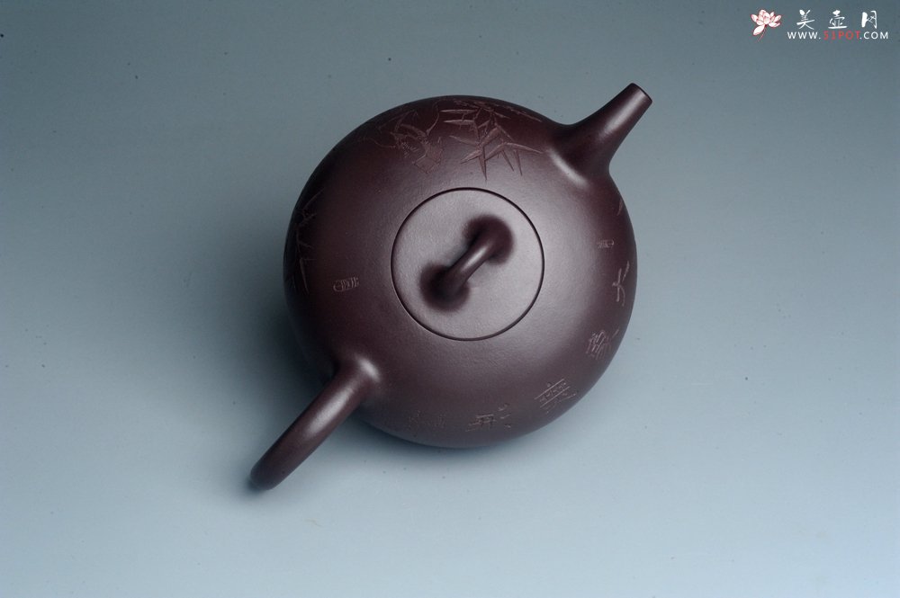 紫砂壶图片：潜力股周小培老师 油润底槽清 卡盖难度相当大 全手工大半月紫砂壶 大象无形 特文气 期待与亲结缘 - 全手工紫砂壶网