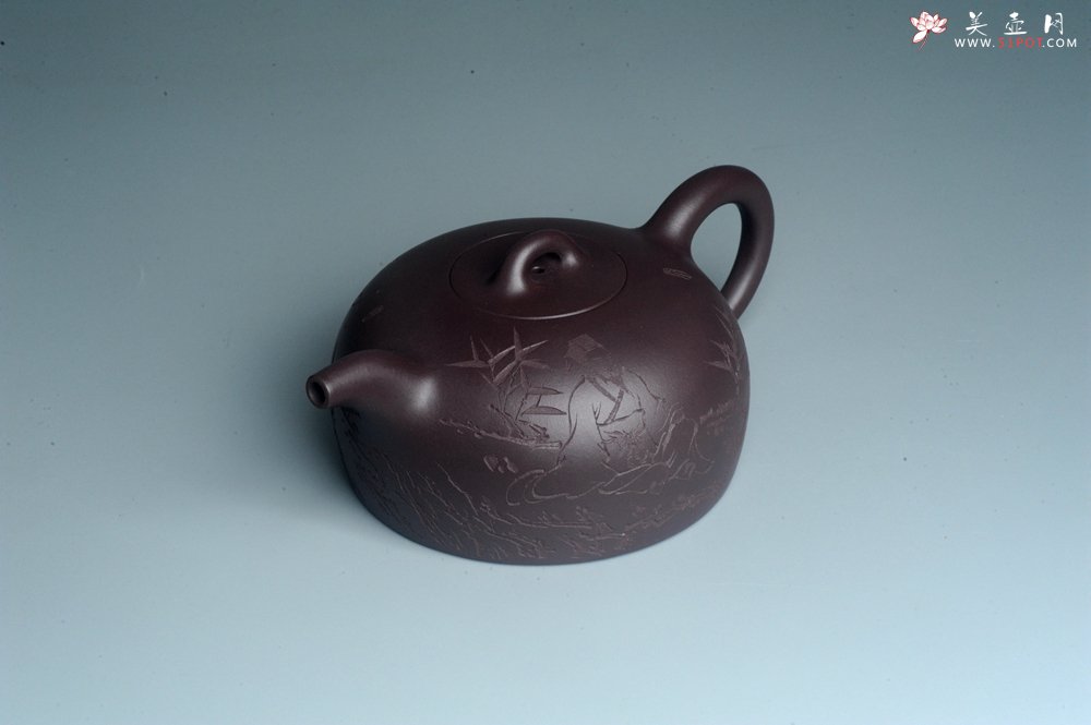 紫砂壶图片：潜力股周小培老师 油润底槽清 卡盖难度相当大 全手工大半月紫砂壶 大象无形 特文气 期待与亲结缘 - 全手工紫砂壶网