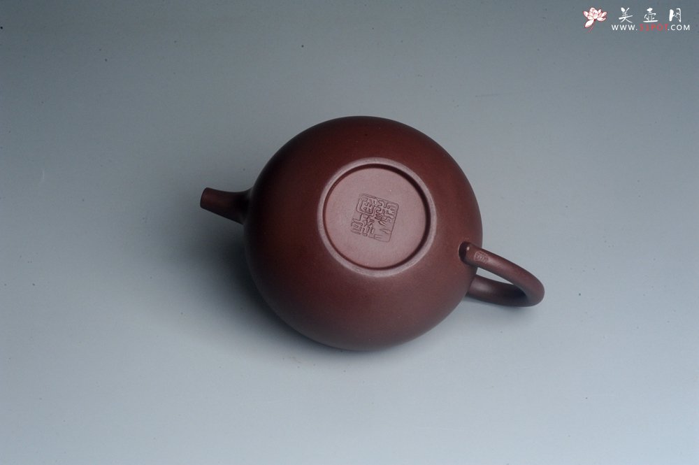 紫砂壶图片：潜力股周小培老师 原创全手工底槽青圆掇壶 - 全手工紫砂壶网