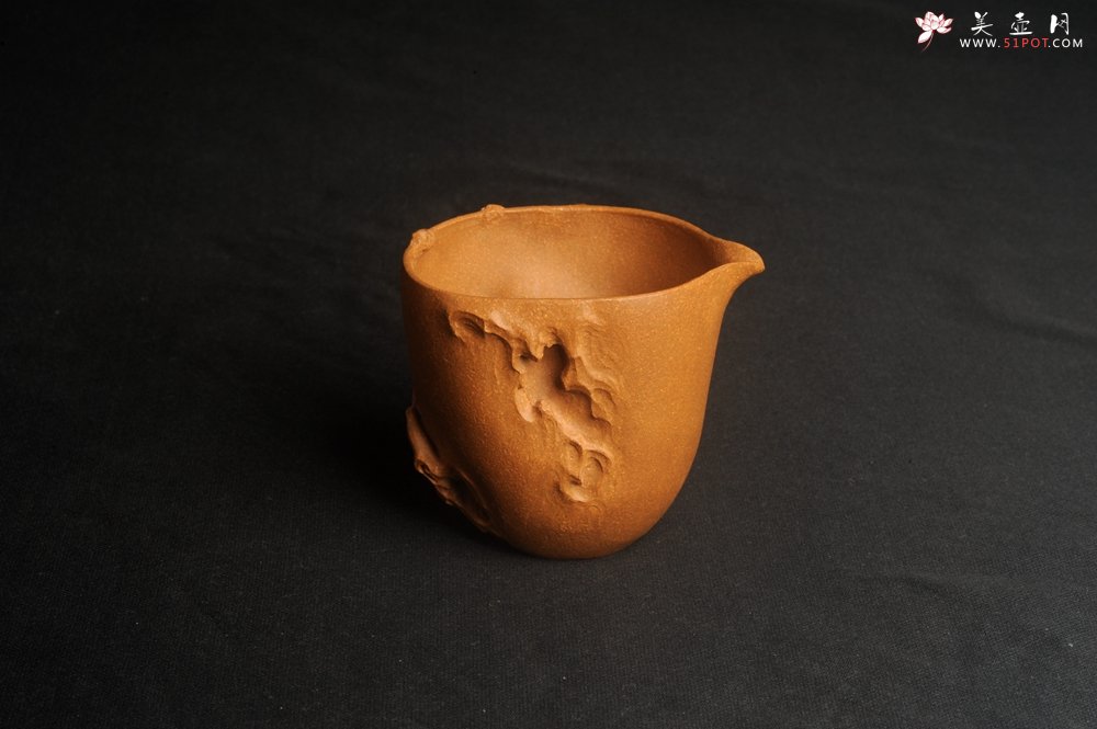 紫砂壶图片：美杯特惠 潜力股赵老师 全手工老黄段泥公道杯 贴页灵动 - 全手工紫砂壶网