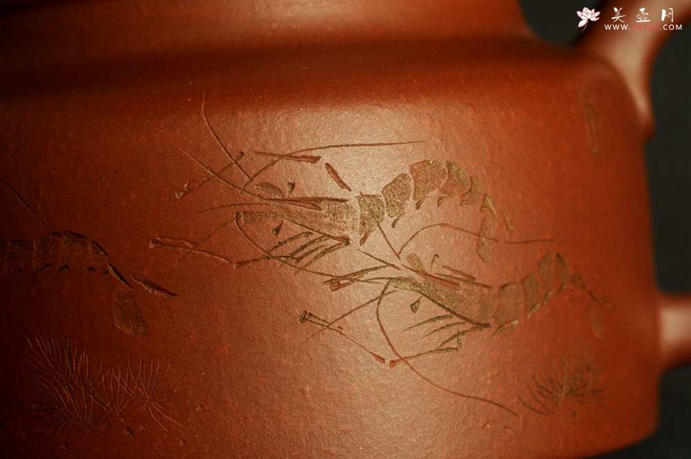 紫砂壶图片：油润老清水泥全手工小品德中壶 装饰虾图 茶亦醉人 特实用文气 - 全手工紫砂壶网