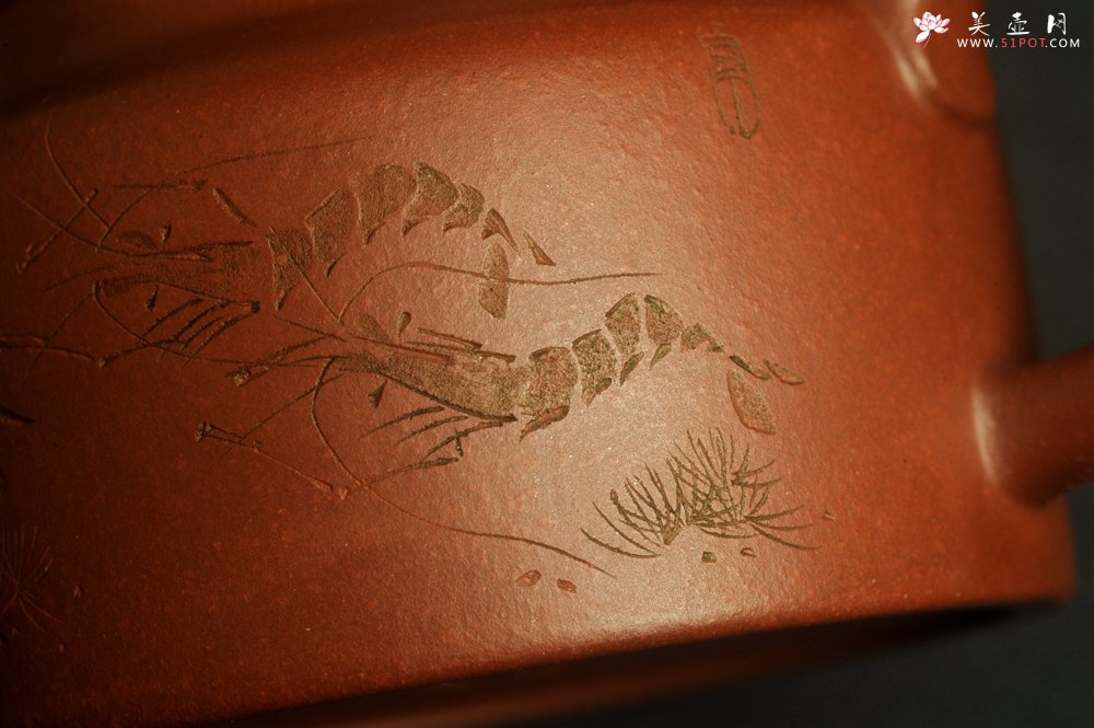 紫砂壶图片：油润老清水泥全手工小品德中壶 装饰虾图 茶亦醉人 特实用文气 - 全手工紫砂壶网