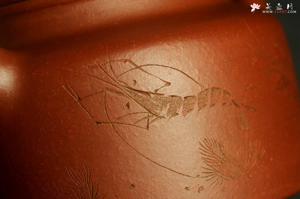 紫砂壶图片：油润老清水泥全手工小品德中壶 装饰虾图 茶亦醉人 特实用文气 - 全手工紫砂壶网