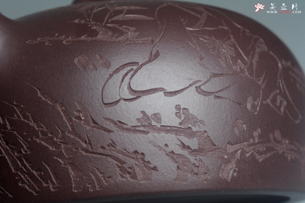 紫砂壶图片：潜力股周小培老师 油润底槽清 卡盖难度相当大 全手工大半月紫砂壶 大象无形 特文气 期待与亲结缘 - 全手工紫砂壶网