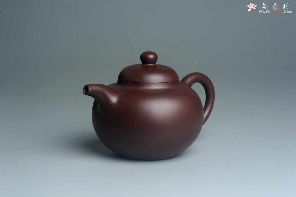 紫砂壶图片：潜力股周小培老师 原创全手工底槽青圆掇壶 - 全手工紫砂壶网