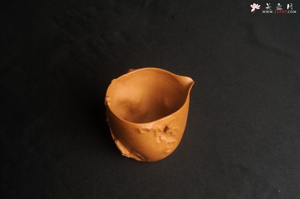 紫砂壶图片：美杯特惠 潜力股赵老师 全手工老黄段泥公道杯 贴页灵动 - 全手工紫砂壶网