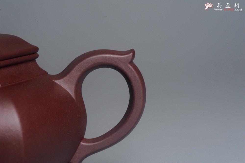 紫砂壶图片：实力派张海艳全手工纯色底曹青六方笑樱壶 做工灰常精致 气韵流畅 - 全手工紫砂壶网