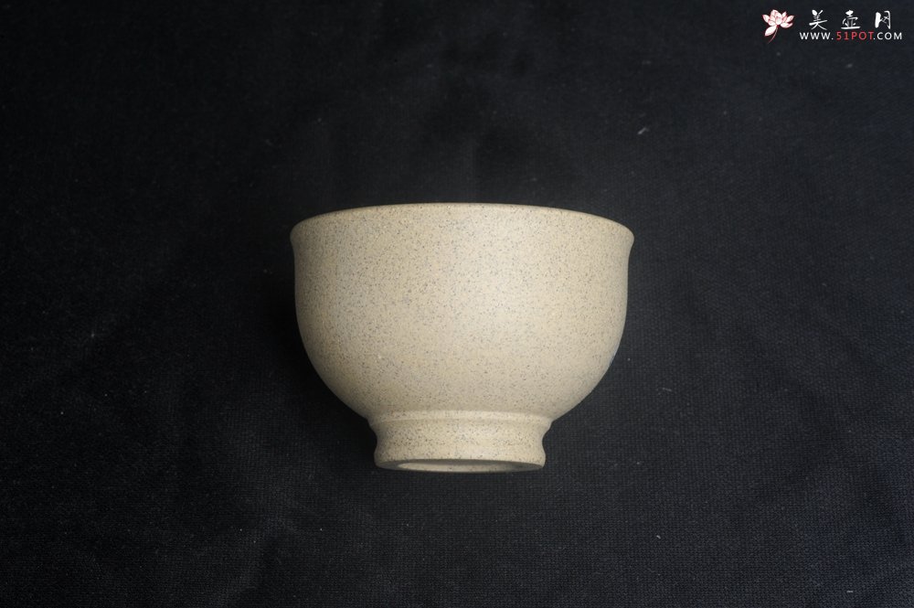 紫砂壶图片：美杯特惠 高温本山段泥 精致吉祥牛主人杯 高性价比 - 全手工紫砂壶网