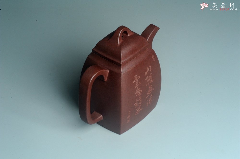 紫砂壶图片：全手工精致汉方壶 装饰山水 特文气 - 全手工紫砂壶网