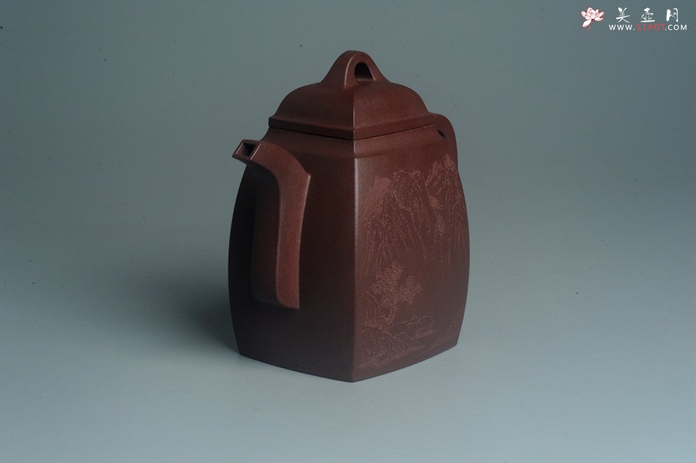 紫砂壶图片：全手工精致汉方壶 装饰山水 特文气 - 全手工紫砂壶网