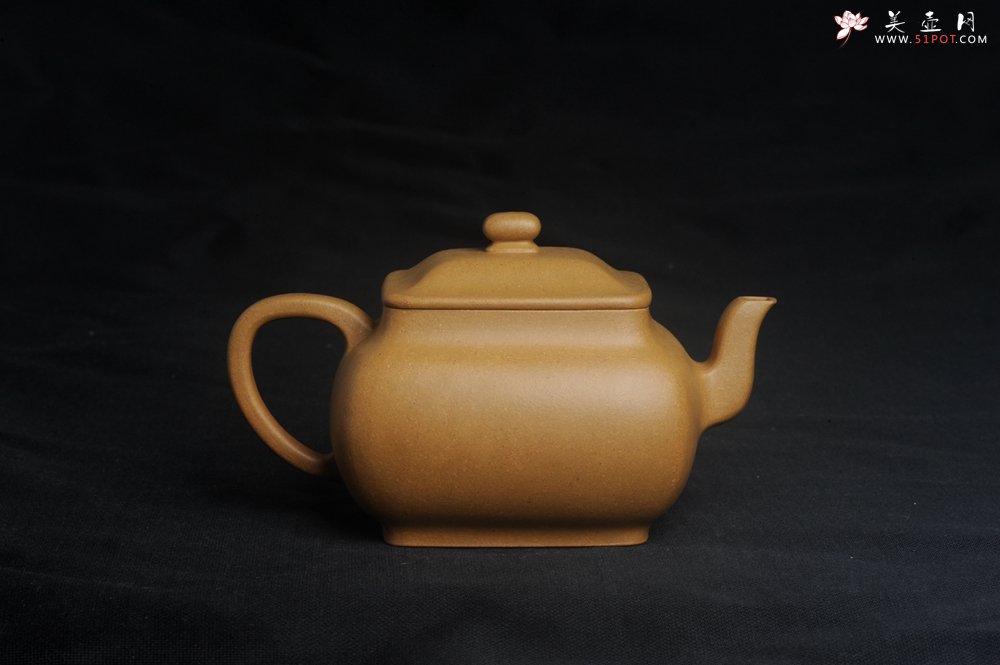 紫砂壶图片：实力派张海艳 全手工黄金段泥四方纳福壶 泥料做工俱佳 期待与亲结缘 - 全手工紫砂壶网