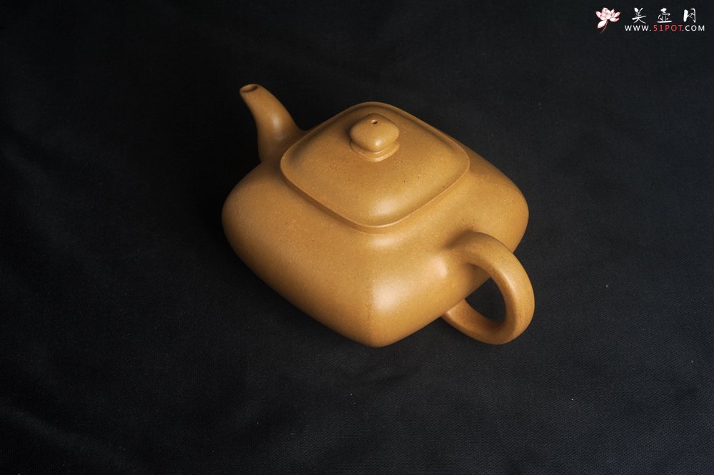 紫砂壶图片：实力派张海艳 全手精工黄金段泥传大炉壶 泥料做工俱佳 期待与您结缘 - 全手工紫砂壶网