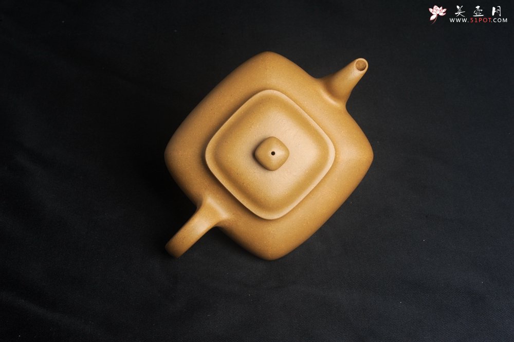 紫砂壶图片：实力派张海艳 全手精工黄金段泥传大炉壶 泥料做工俱佳 期待与您结缘 - 全手工紫砂壶网