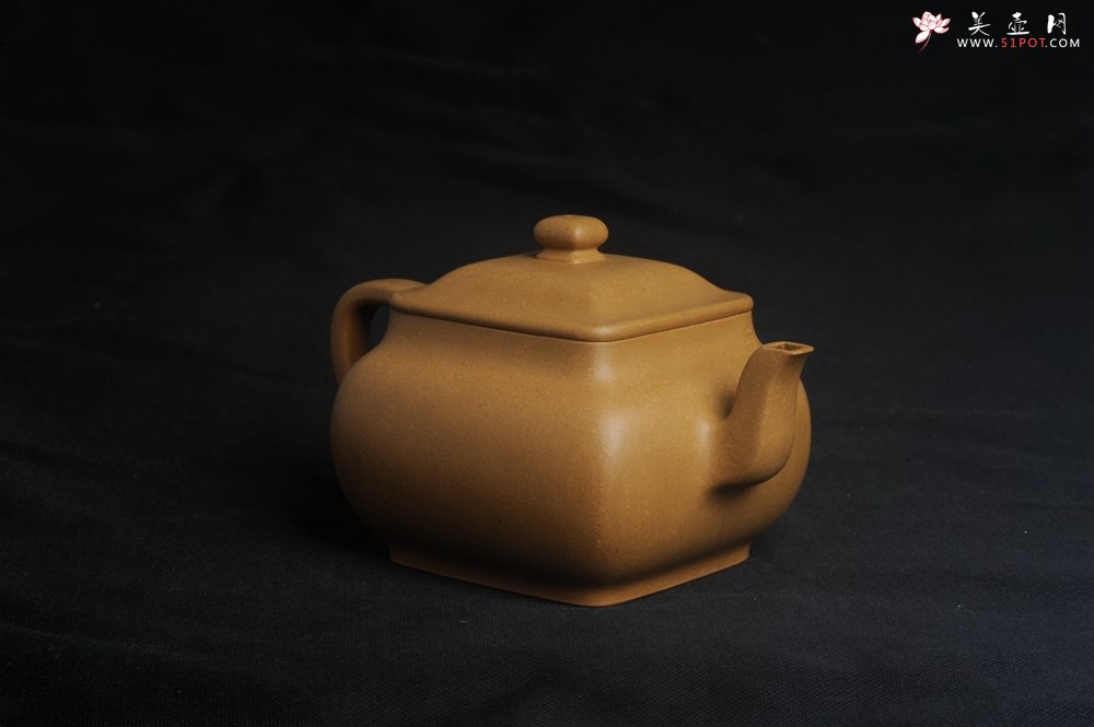 紫砂壶图片：实力派张海艳 全手工黄金段泥四方纳福壶 泥料做工俱佳 期待与亲结缘 - 全手工紫砂壶网