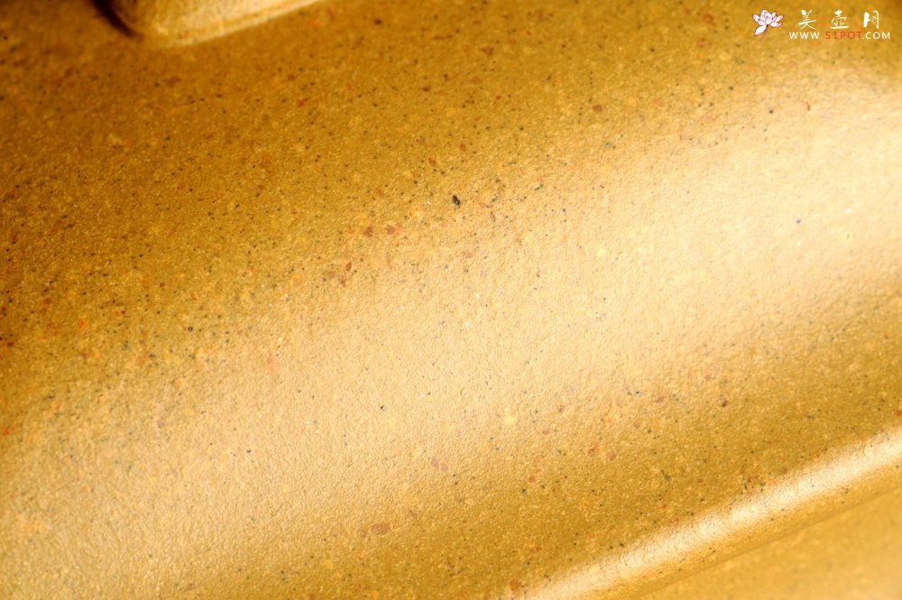 紫砂壶图片：实力派张海艳 全手工黄金段泥四方纳福壶 泥料做工俱佳 期待与亲结缘 - 全手工紫砂壶网