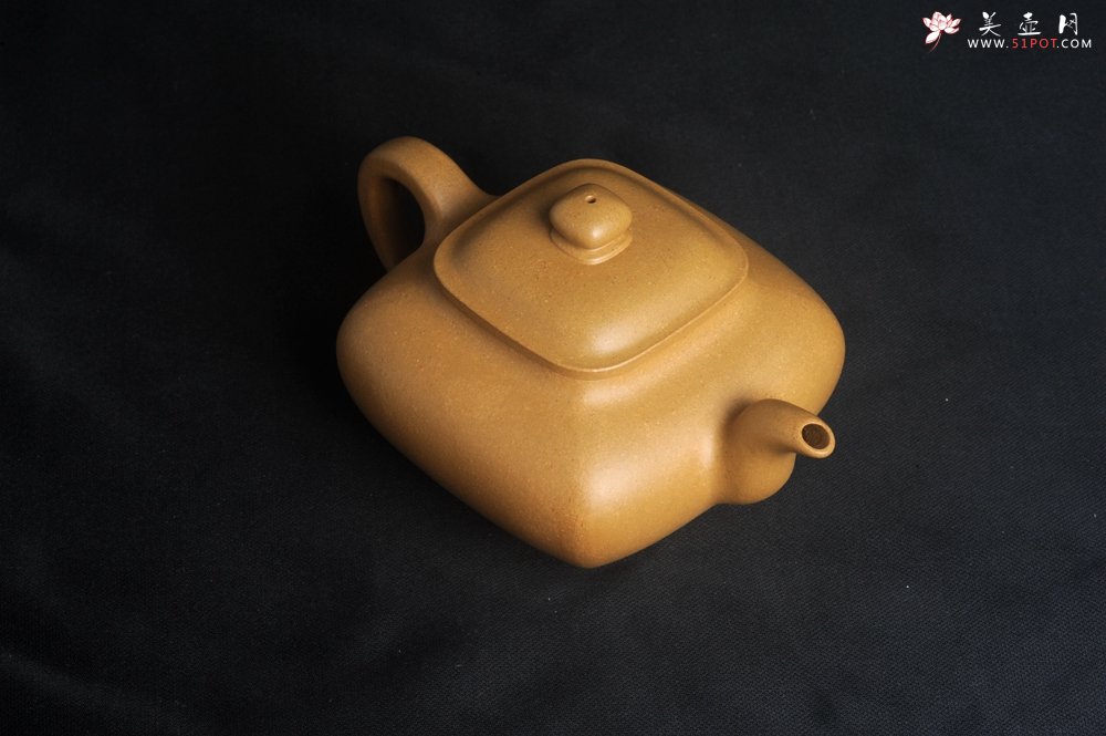 紫砂壶图片：实力派张海艳 全手精工黄金段泥传大炉壶 泥料做工俱佳 期待与您结缘 - 全手工紫砂壶网