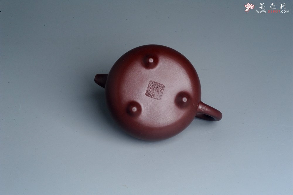 紫砂壶图片：潜力股周小培老师 4号井深井红皮龙 超精致全手工三足乳鼎茶壶 - 全手工紫砂壶网