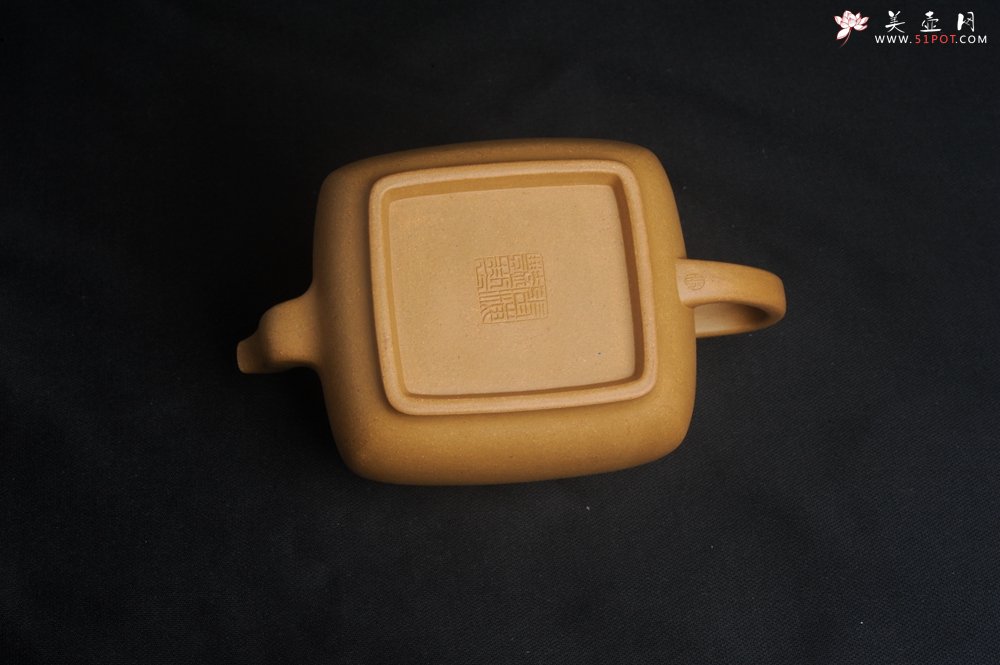 紫砂壶图片：实力派张海艳 全手工黄金段泥四方纳福壶 泥料做工俱佳 期待与亲结缘 - 全手工紫砂壶网