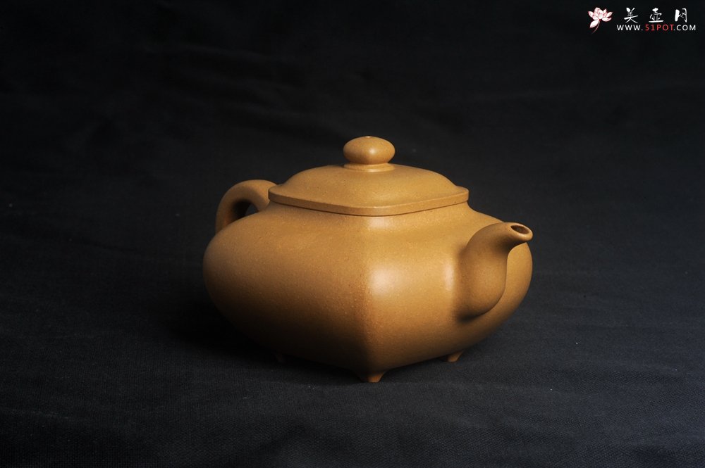 紫砂壶图片：实力派张海艳 全手精工黄金段泥传大炉壶 泥料做工俱佳 期待与您结缘 - 全手工紫砂壶网
