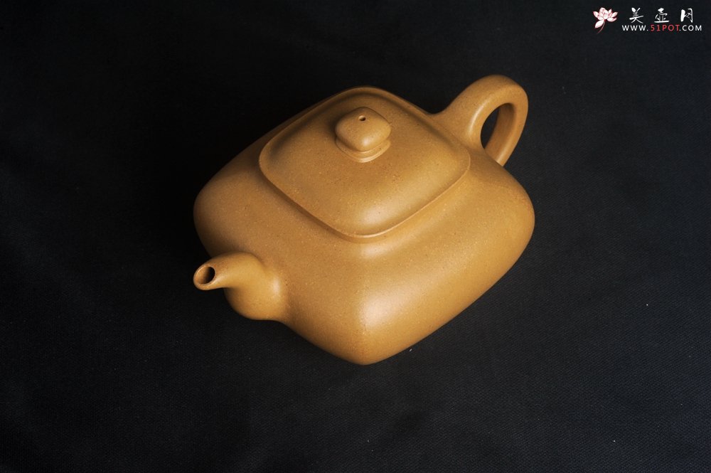 紫砂壶图片：实力派张海艳 全手精工黄金段泥传大炉壶 泥料做工俱佳 期待与您结缘 - 全手工紫砂壶网