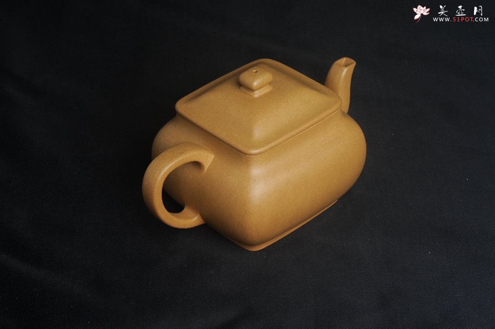 紫砂壶图片：实力派张海艳 全手工黄金段泥四方纳福壶 泥料做工俱佳 期待与亲结缘 - 全手工紫砂壶网
