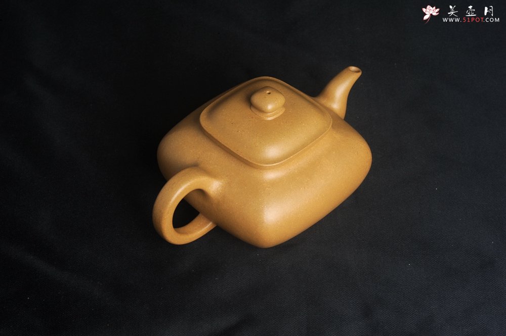 紫砂壶图片：实力派张海艳 全手精工黄金段泥传大炉壶 泥料做工俱佳 期待与您结缘 - 全手工紫砂壶网