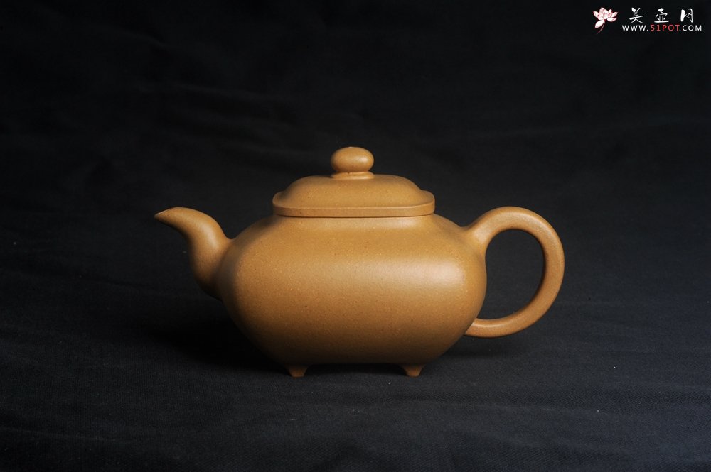 紫砂壶图片：实力派张海艳 全手精工黄金段泥传大炉壶 泥料做工俱佳 期待与您结缘 - 全手工紫砂壶网