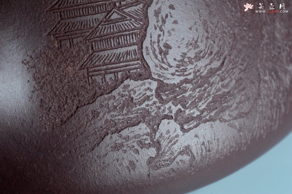 紫砂壶图片：实力派助工周斌 优质底槽青全手工精工 子冶石瓢壶 张听钢精刻山水 青山似欲留人住  香茗何妨为客尝 - 全手工紫砂壶网