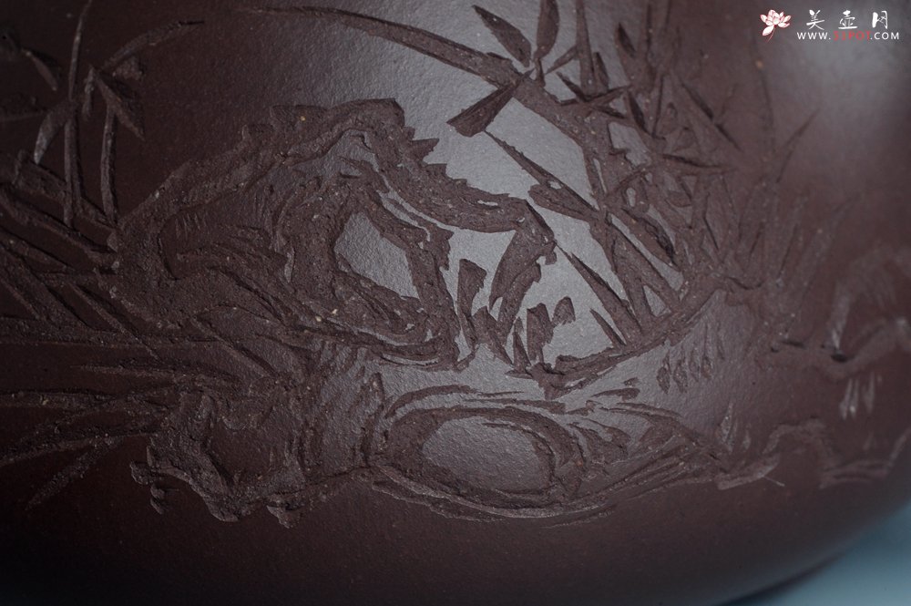 紫砂壶图片：实力派工艺师周斌 优质底槽青全手工精工满瓢壶 刘伟涛徒昊然装饰兰草图 一香已足压千红 - 全手工紫砂壶网