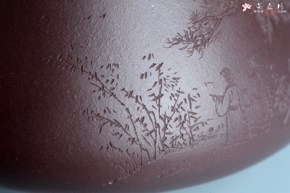 紫砂壶图片：实力派工艺师周斌 优质底槽青全手工精工 满瓢壶 张听钢装饰山水  知足是人生一乐 无为得天地自然 - 全手工紫砂壶网