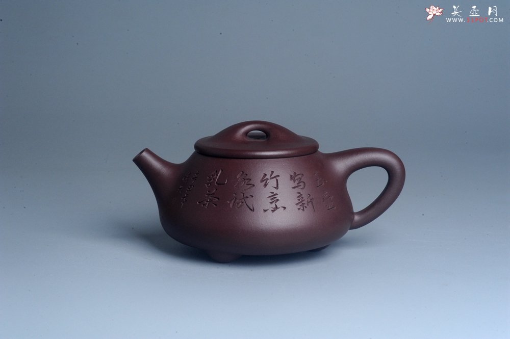 紫砂壶图片：实力派工艺师周斌 优质底槽青全手工精工满瓢壶 陶兴双刀装饰 特文气 玉壶写新竹 烹泉试乳茶 - 全手工紫砂壶网
