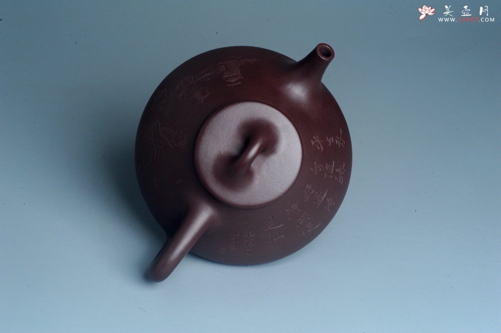 紫砂壶图片：实力派工艺师周斌 优质底槽青全手工精工 子冶石瓢壶 张听钢装饰人物 平生衣食随缘好 过得清闲便是仙 - 全手工紫砂壶网